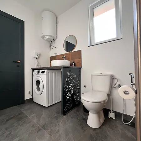 у максима Villa