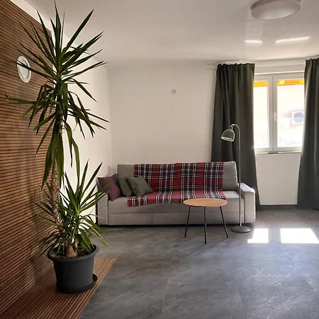 у максима Villa Opština Petrovac na Mlavi