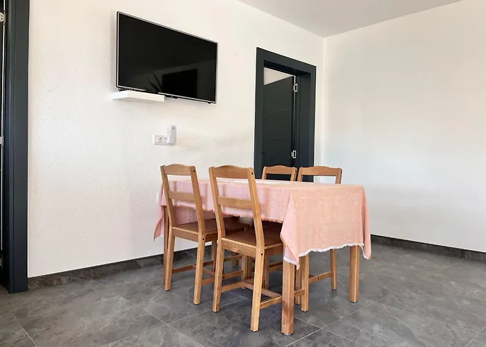 у максима Villa *