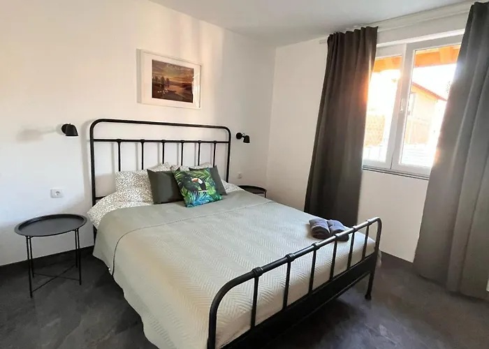 у максима Petrovac na Mlavi