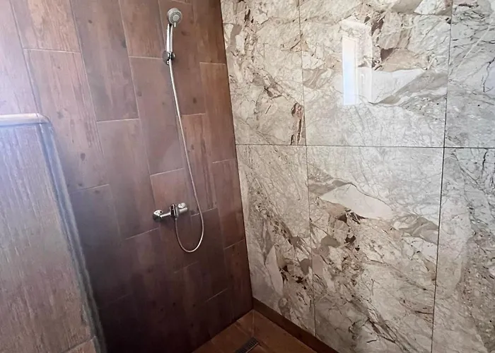 у максима Villa *