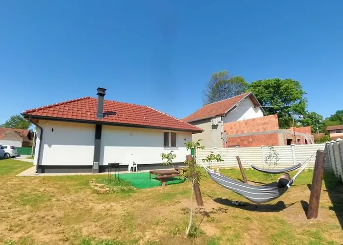 у максима Villa